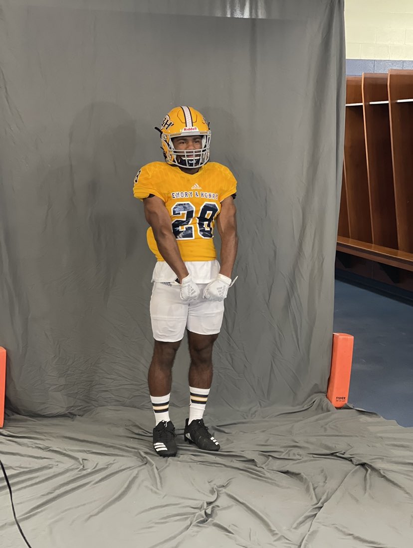 TayButler28's tweet photo. After a great first official visit I’m blessed to announce that I’ve received my first offer from Emory &amp; Henry ! @GoWasps https://t.co/UQf0GwBXuO