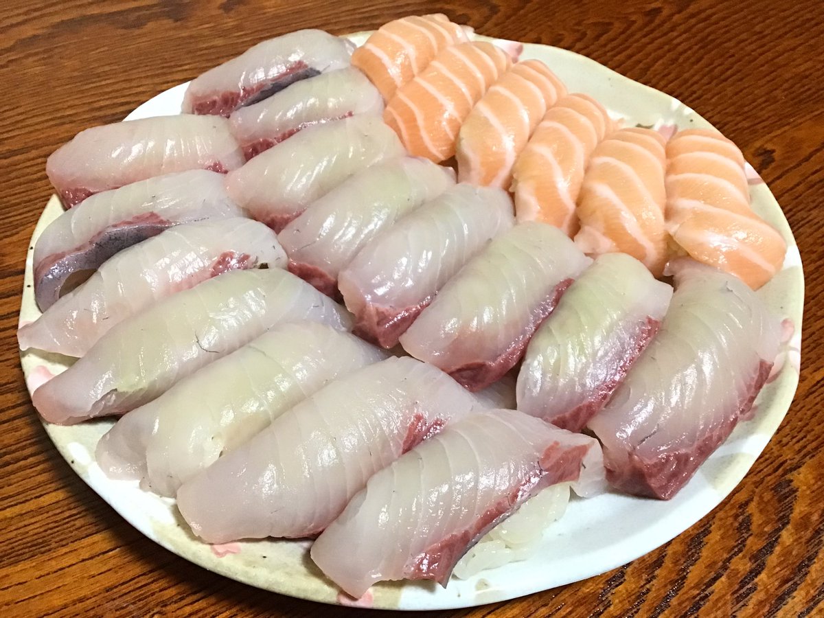 かんぱちとオーロラトロ。遅い晩ごはん。晩酌？朝酌？🍣🍶