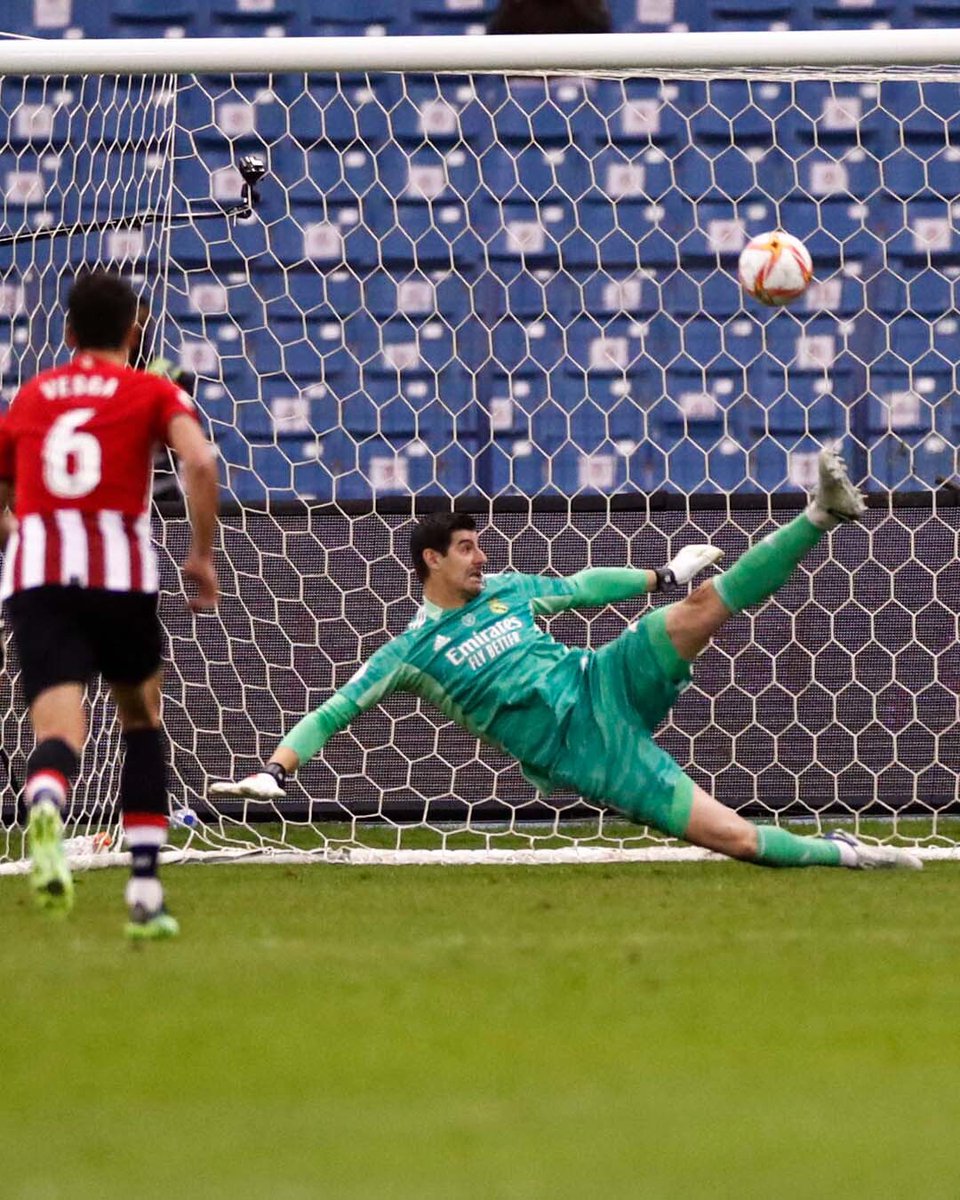 realmadrid's tweet photo. Hola. https://t.co/Qp3c1GkGFM