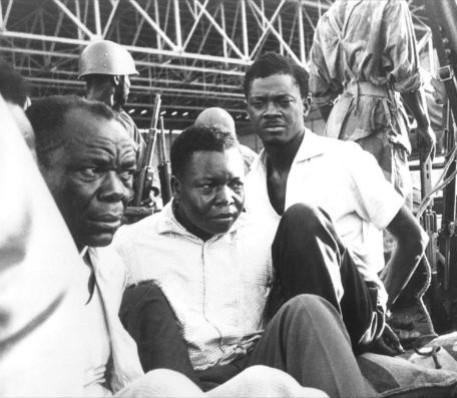benbabunga's tweet photo. CE JOUR-LA… 17 janvier 1961, assassinat de Patrice-Emery Lumumba, à Elisabethville (Lubumbashi). Lumumba avait été sommairement exécuté, son corps découpé en morceaux et dissout dans de l’acide. Le même sort sera réservé à ses compagnons, Maurice Mpolo et Joseph Okito. https://t.co/TzvyvQJpCI