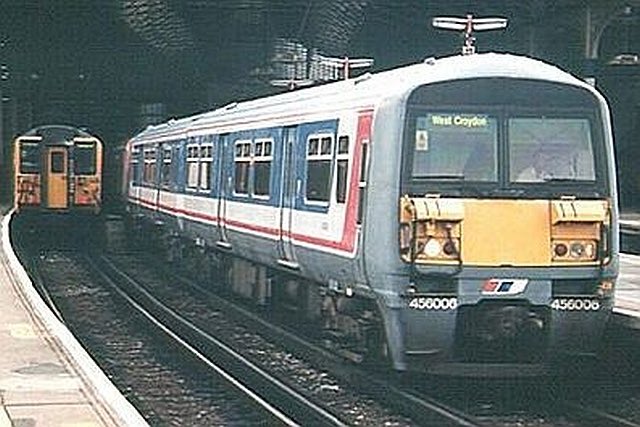 SimonZev's tweet image. I more fondly remember them on lonely South London Line services in #NetworkSouthEast❤️💙🤍 livery &amp;amp; their times in Connex &amp;amp; Southern before switching to SWT

#Class456 #AFaceOnlyAMotherCouldLove 

Photos: SREMGx2 &amp;amp; Southern Electric Group