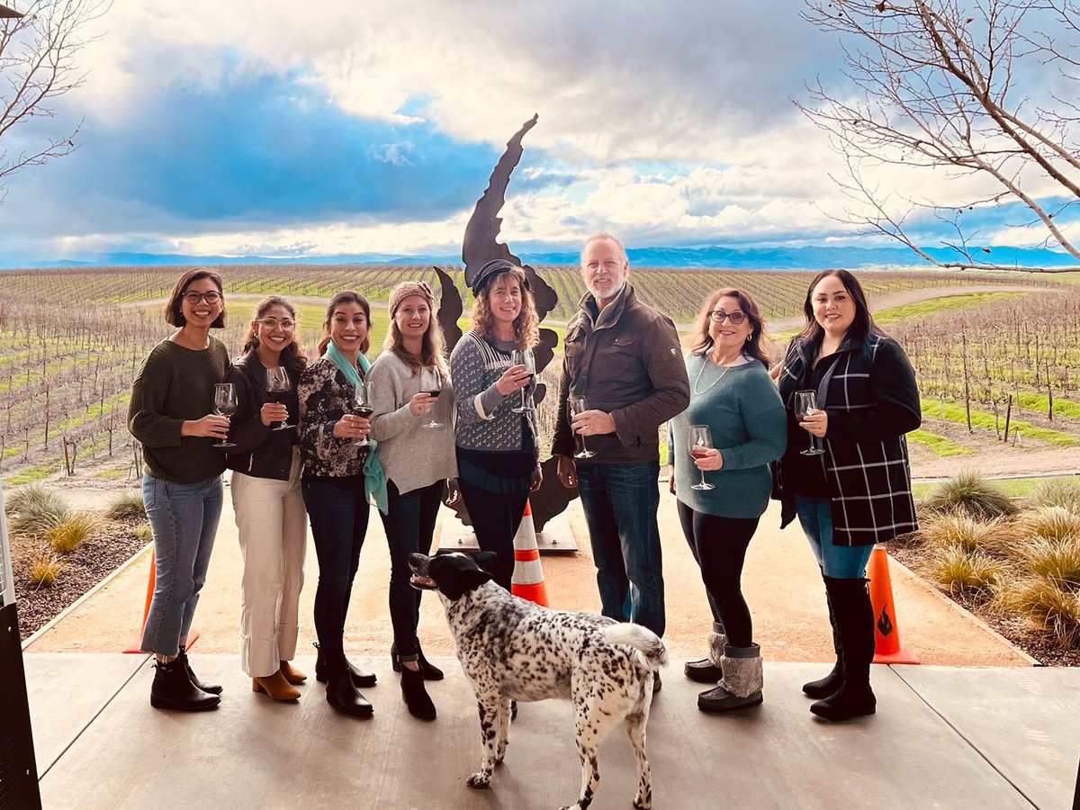 MatchbookWines's tweet photo. Hope you are enjoying your Sunday fun day! 

Happy to have the hard working Yolo Food Bank crew out to visit our tasting room last week! Thank you for all you do for our community. 👏🏼

🗓We are open our regular business hours tomorrow from 11am - 4:30pm. https://t.co/3s8ip8snJZ
