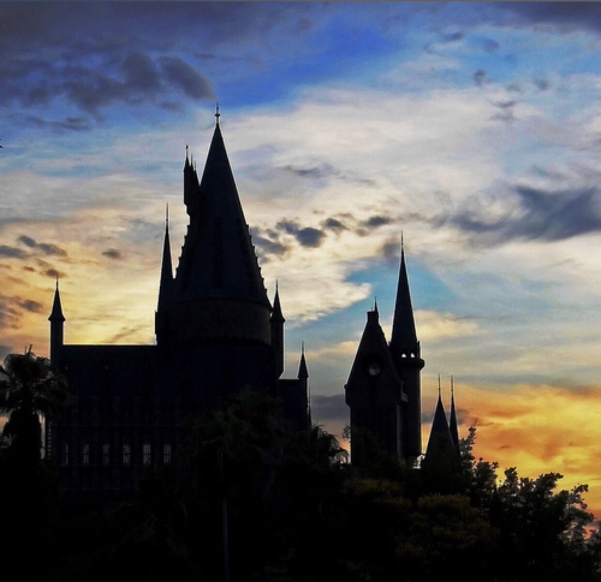 HPotterUniverse's tweet photo. Hogwarts 😍 https://t.co/fSH074m5fG