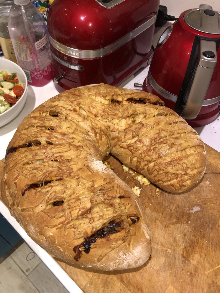 Len52790614's tweet photo. #Pizza or #Stomboli. Either way that’s Lunch for the week complete. #baking https://t.co/KhoxJprmE8