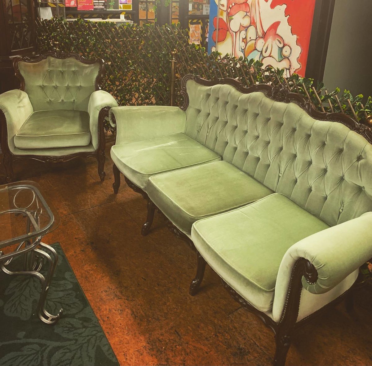 TheRockFairyHQ's tweet photo. Been working hard to create a cosy space in #PotionatAfflecks๐ฎ today using old furniture Iโve been collecting. Itโs slowly coming together! Find my sustainable witchy cafe on the 3rd floor of @Afflecksfox ๐ค https://t.co/Pt2bVqZXLj