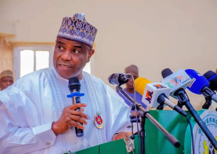 UncleAnass's tweet photo. At the closing ceremony of skills training on e-Business, Gov. @AWTambuwal tasked SOSMEDA to train 500 more; 250 young boys, 250 young girls as #2ndBatch. All the 130 #1stBatch beneficiaries got a tablet and other startup packs. It’s #TambuwalOClock🕰 https://t.co/CfRVB2Ywnw