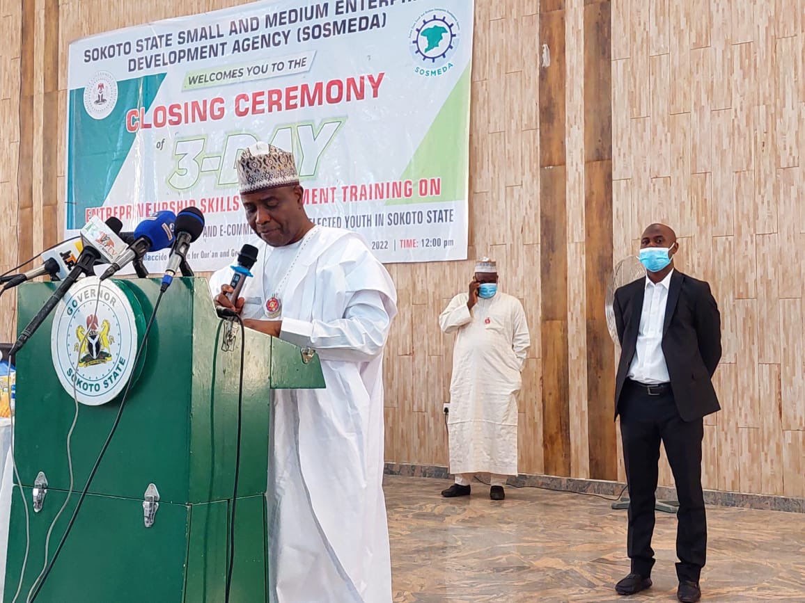 UncleAnass's tweet photo. At the closing ceremony of skills training on e-Business, Gov. @AWTambuwal tasked SOSMEDA to train 500 more; 250 young boys, 250 young girls as #2ndBatch. All the 130 #1stBatch beneficiaries got a tablet and other startup packs. It’s #TambuwalOClock🕰 https://t.co/CfRVB2Ywnw