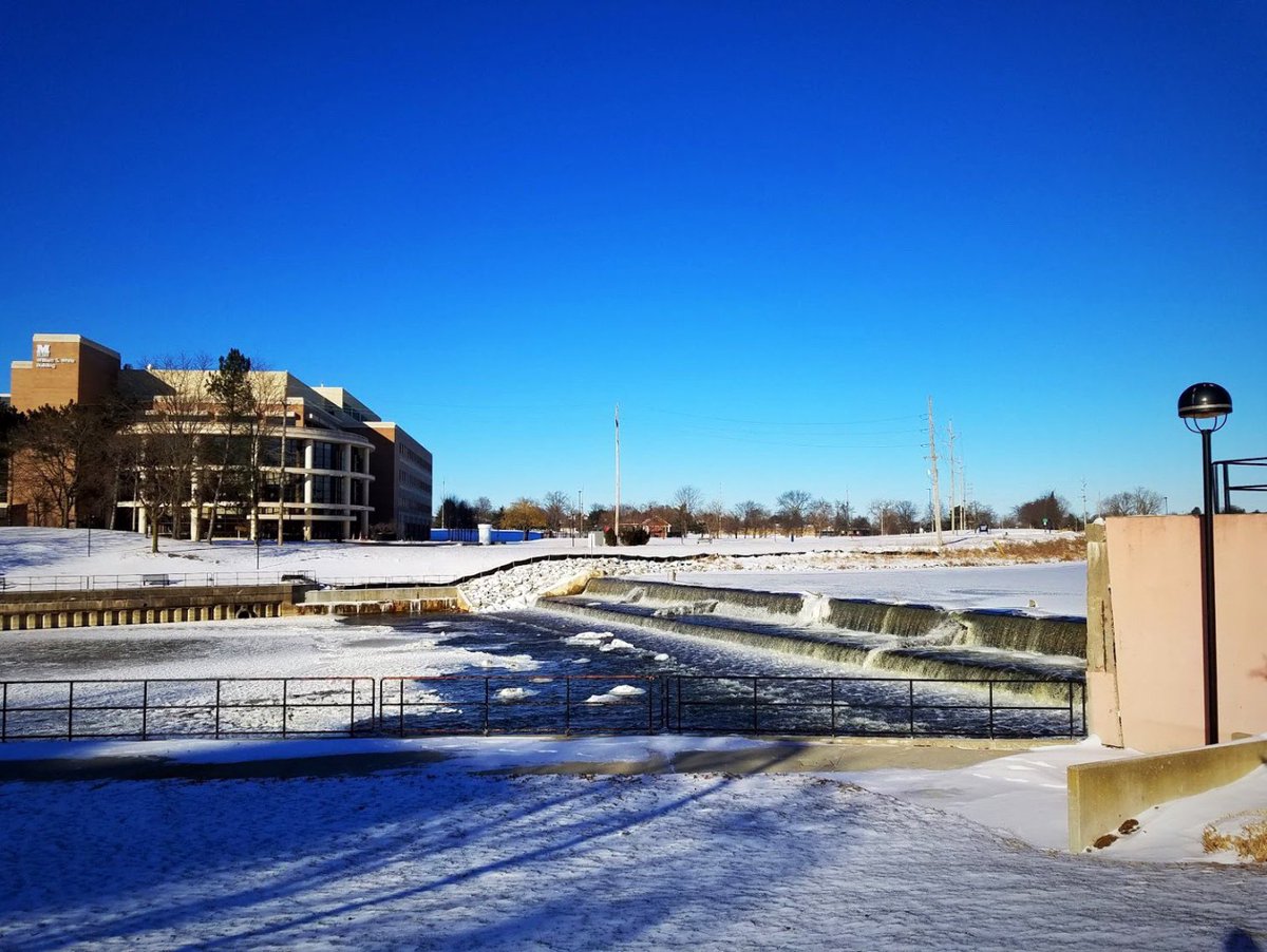 UMFlintSOM's tweet photo. Looking for a few degrees?🌡🥶 We can’t change the weather 🧊 but we can help you earn your bachelor’s or master’s degree in business at #UMFlint.
Programs listed at https://t.co/ErZtokWfxA
#umflintsom https://t.co/mar4ucRkhJ