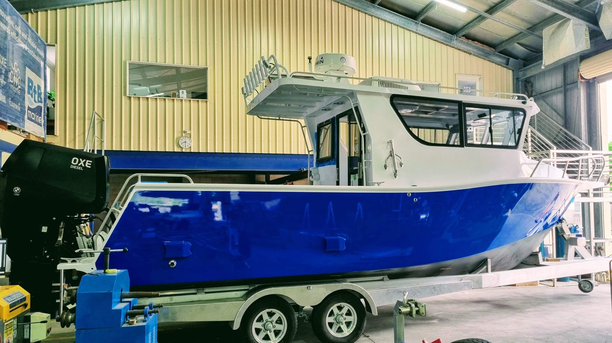 btb_marine's tweet photo. Putting the finishing touches on our latest new build, a @CNCMarine design 800HT. Looking sharp! Can't miss that 300hp @OXEDiesel outboard engine! What a beast.
#boatbuilders #FraserProud #MadeInHerveyBay #HerveyBay #MakingItForQLD #GrowingQLD #cncmarine #boating #dieseloutboard https://t.co/0fL3YM39Sl