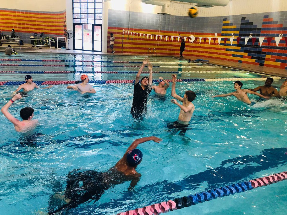 ACTitansSwim's tweet photo. Titans having fun via Teamwork I https://t.co/0Bl27qH9th