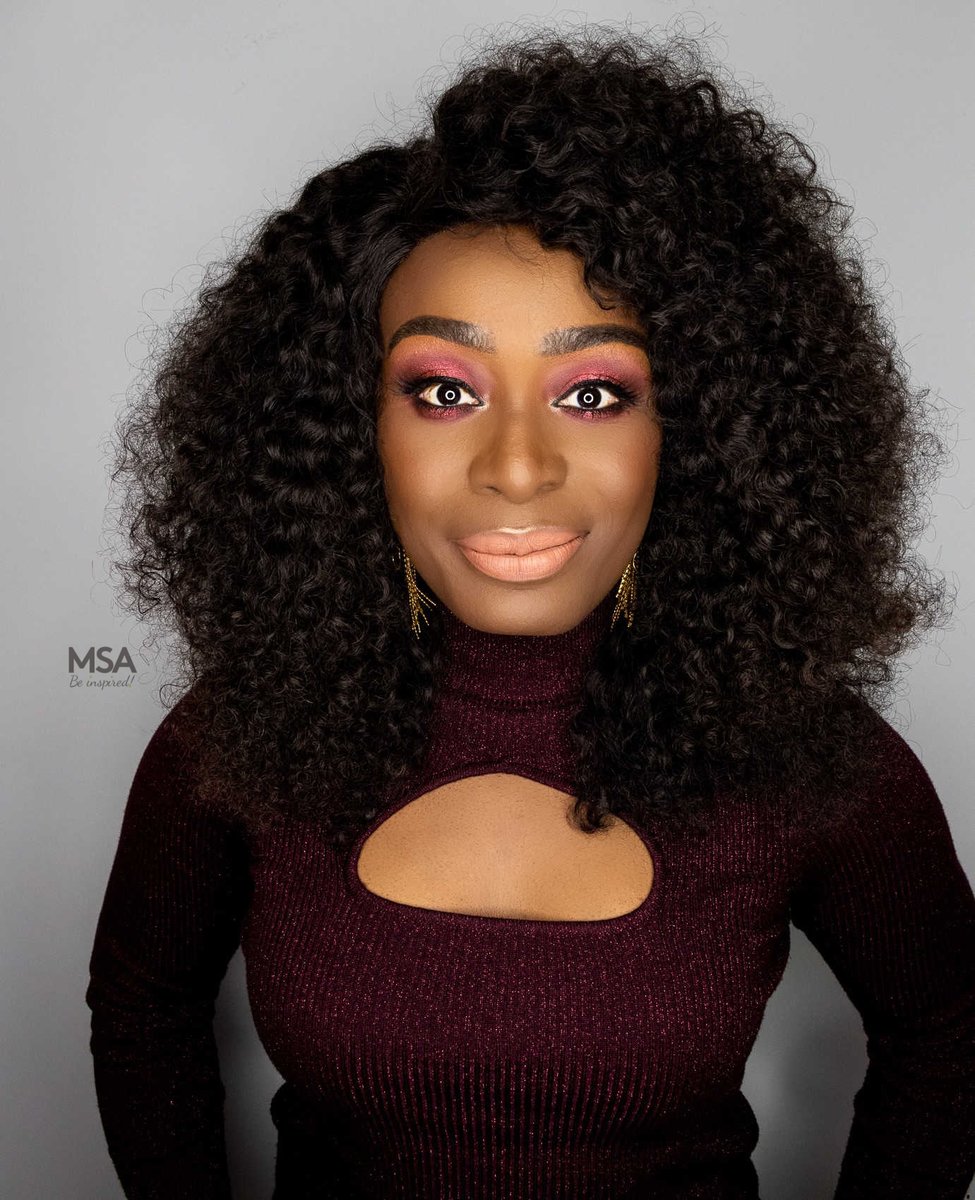 msabeinspired's tweet photo. • Cranberry Spotlight Eyeshadow  •
I hardly ever create a spotlight eyeshadow look on myself because it makes your upper eyelids look bigger &amp; I already have a HUGE upper eyelid space. But, it’s good to practice different techniques and I’m quite pleased with how it turned out https://t.co/N5AIIyC4s6