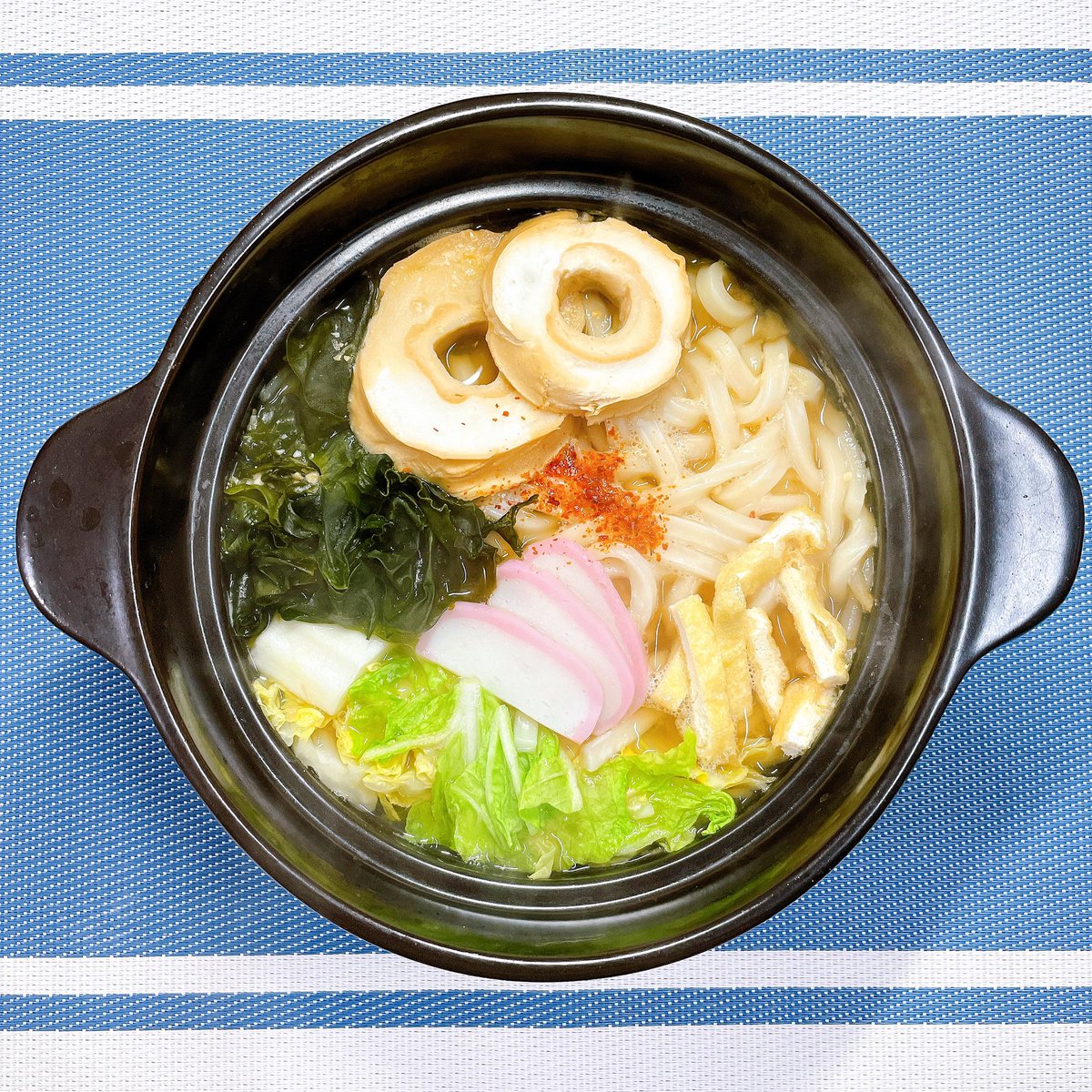 Nabeyakiudon is typical breakfast in Japan 🍲 朝ごはんといえば、鍋焼きうどんです🙂