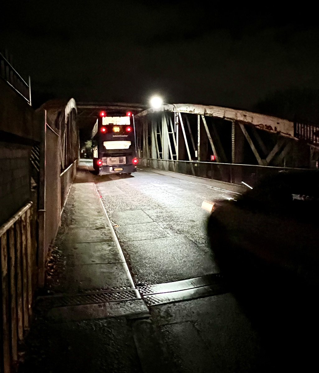 WorsleyInfo's tweet photo. An Incredible feat of engineering right on our doorstep, Barton Swing Bridge and Aqueduct looking awesome in the dark. https://t.co/t1r1e9pgDD