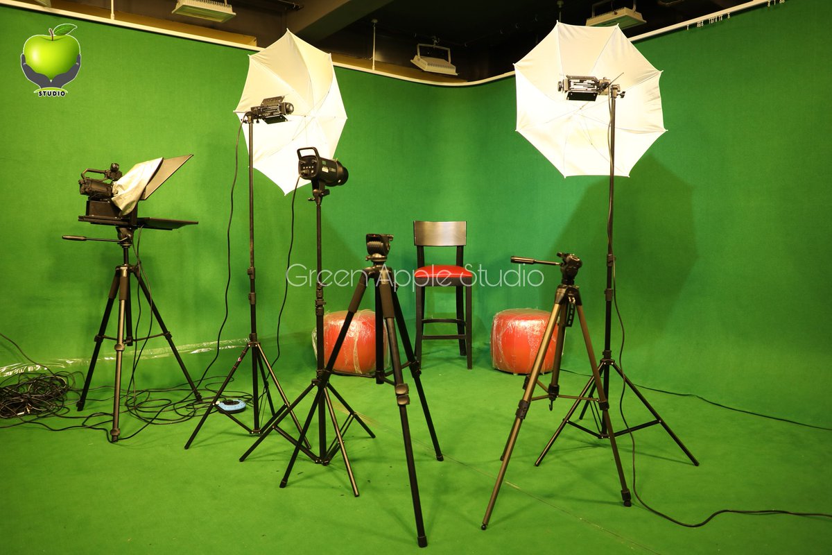 greenapplestudo's tweet photo. 📽️🎞️🎭🎬🎙️

Green mat set-up

Our services :
Green Room Studio | Voice Dubbing | Editing | Outdoor Shoots | Photography | Videography | Movie

#GreenAppleStudio #GreenAppleStudioOfficial #GreenRoomStudio #VoiceDubbing #Editing #OutdoorShoots #Photography #Videography #Movie https://t.co/2kkbT6vkgS