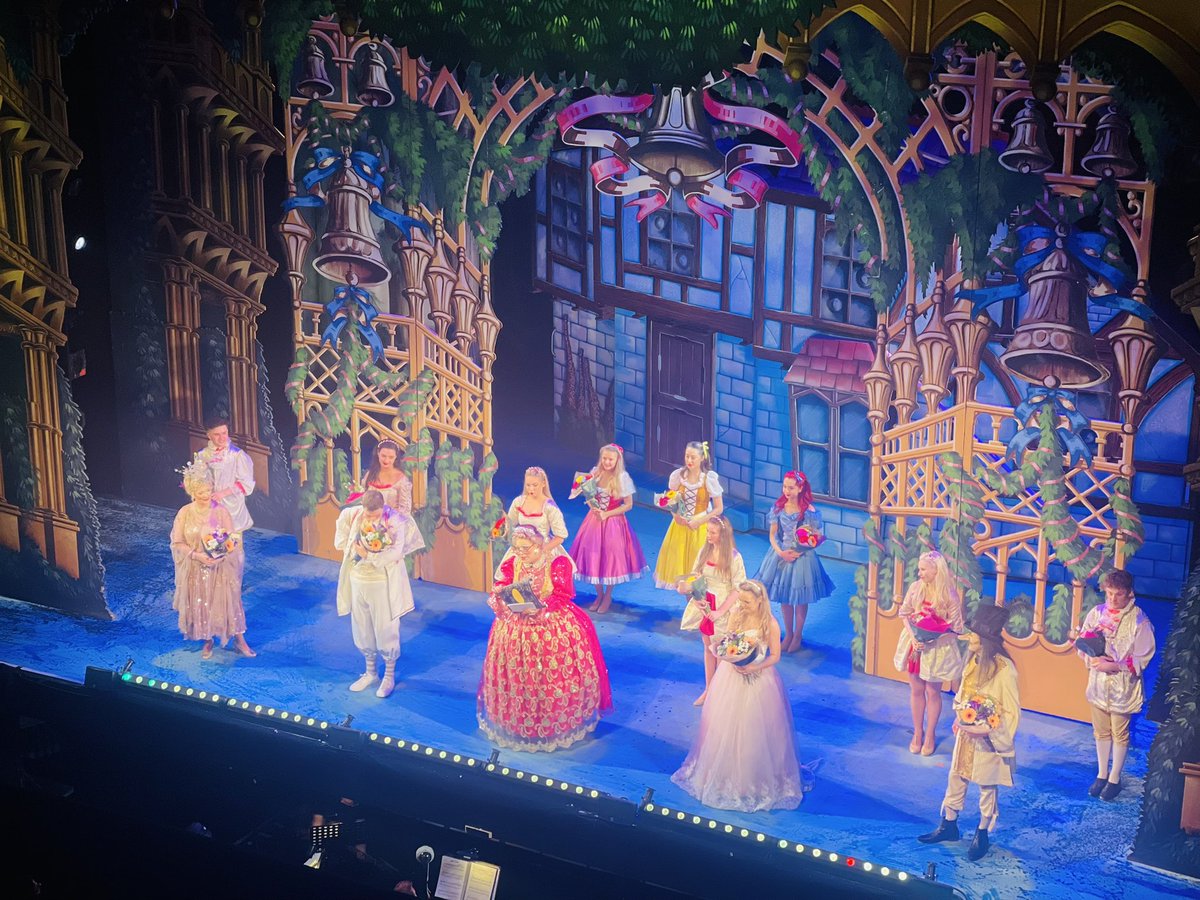 EibhlinGleeson's tweet photo. An emotional night @CorkOperaHouse as we close our 21/22 panto. Somehow, we made it to THE END of our run despite the many many hurdles thrown our way…Thanks to everyone who supported us. These guys really truly are the hardest working panto team and staff in Pantoland.❤️🎭🎊🎉 https://t.co/jPKTm1gzue