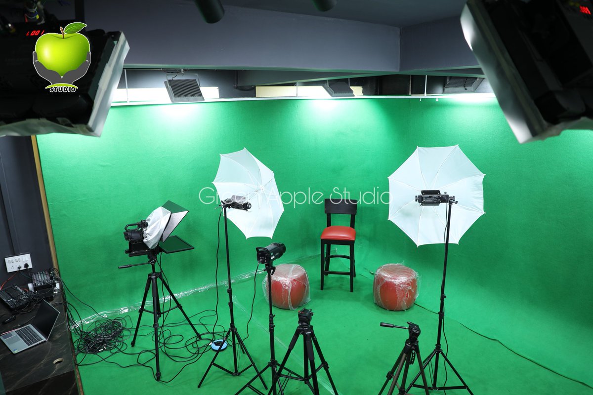 greenapplestudo's tweet photo. 📽️🎞️🎭🎬🎙️

Green mat set-up

Our services :
Green Room Studio | Voice Dubbing | Editing | Outdoor Shoots | Photography | Videography | Movie

#GreenAppleStudio #GreenAppleStudioOfficial #GreenRoomStudio #VoiceDubbing #Editing #OutdoorShoots #Photography #Videography #Movie https://t.co/euYwDBCFRs
