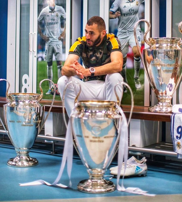 FichajeGoleador's tweet photo. 🔥 Tienes dinero y necesitas contratar un 9 para tu equipo. ¿A quién fichas? 👇🏻

• 🇵🇱 Lewandowski - RT 🔃
• 🇫🇷 Benzema - MG ♥

¡DECIDAN! 🔥💣... #FichajesFG https://t.co/fhOcJ5VN5k