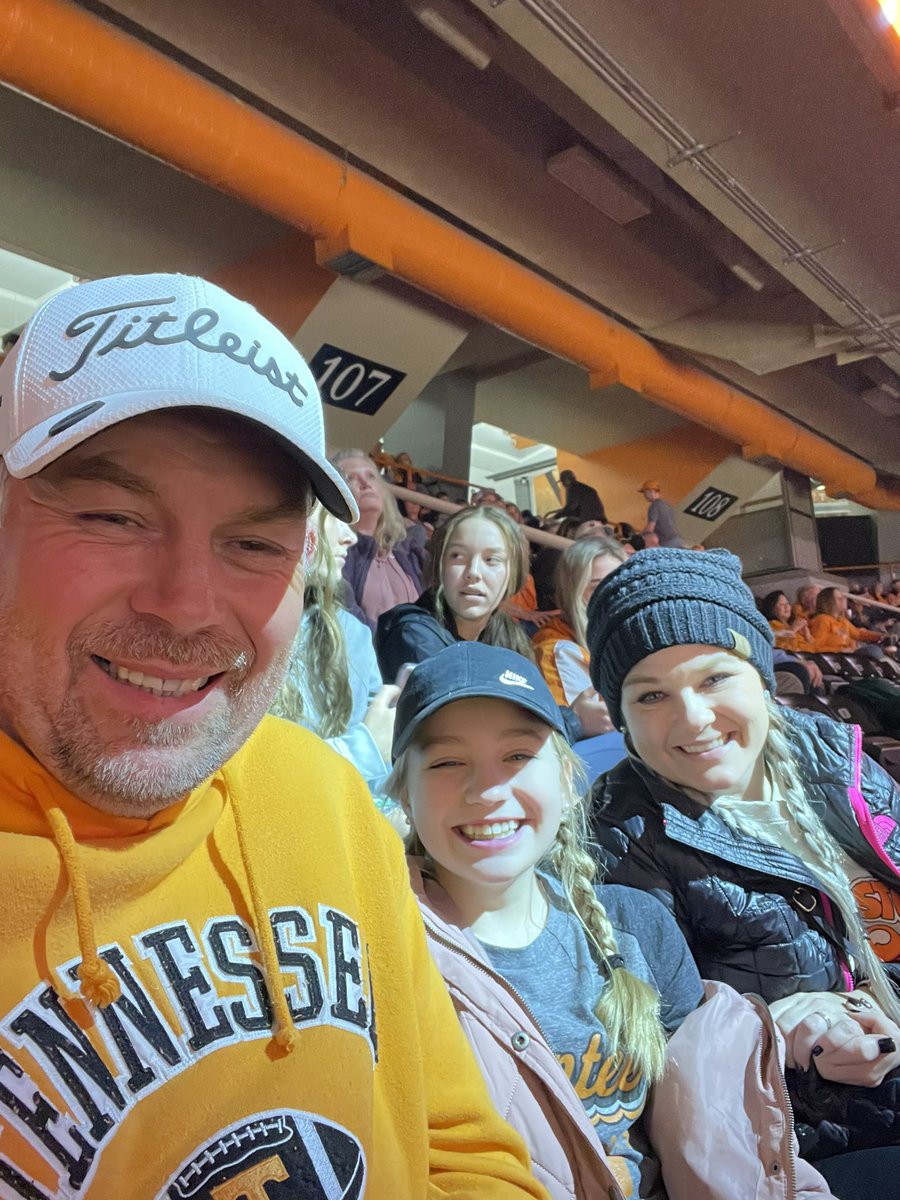 DirtyNation88's tweet photo. #GOVOLS https://t.co/5i5mwauTE6