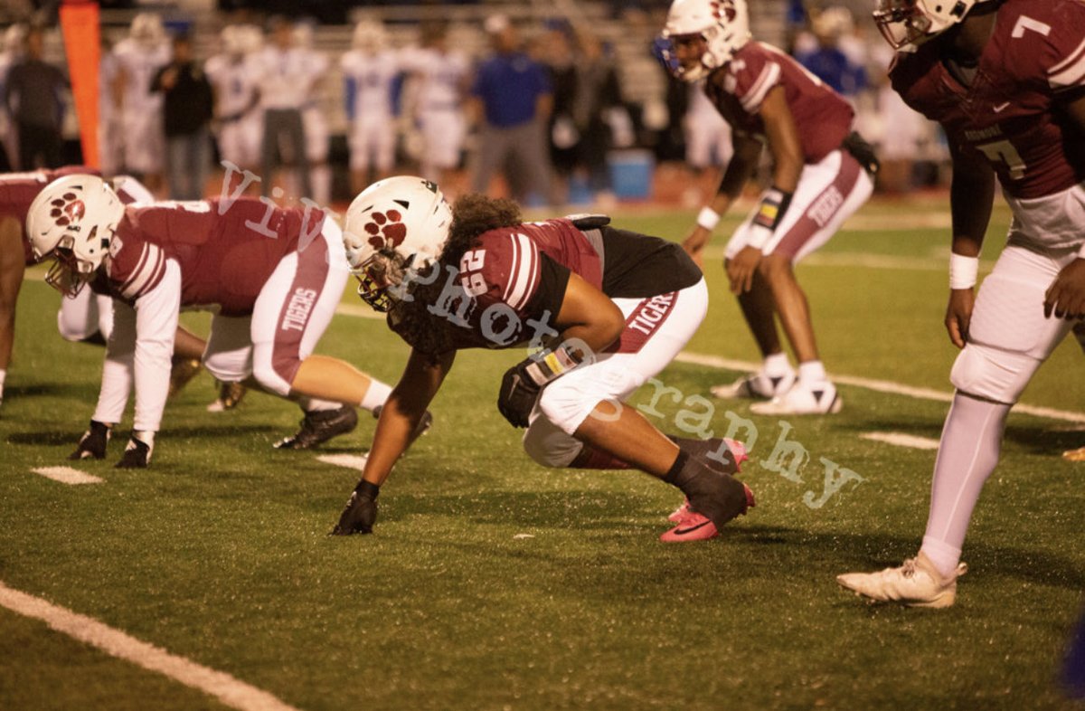 quentinS022's tweet photo. Blessed 🙏 to receive my 7th offer to play football at the next level from McPherson university thank you
@CoachJFisc And @MACBulldogsFB for believing in my talent.🐶🔴 https://t.co/zVfDqJJMcH