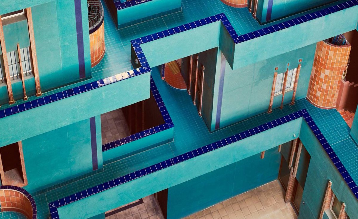 DesignFizz's tweet image. RIP #RicardoBofill, the Catalan #architect known for his vibrant post-modern style. Experimenting with bold colour and form, he created some of the world&apos;s most striking buildings, drawing on African and Spanish influences. Bofill died aged 82 on 14 January. Pic Gregori Civera