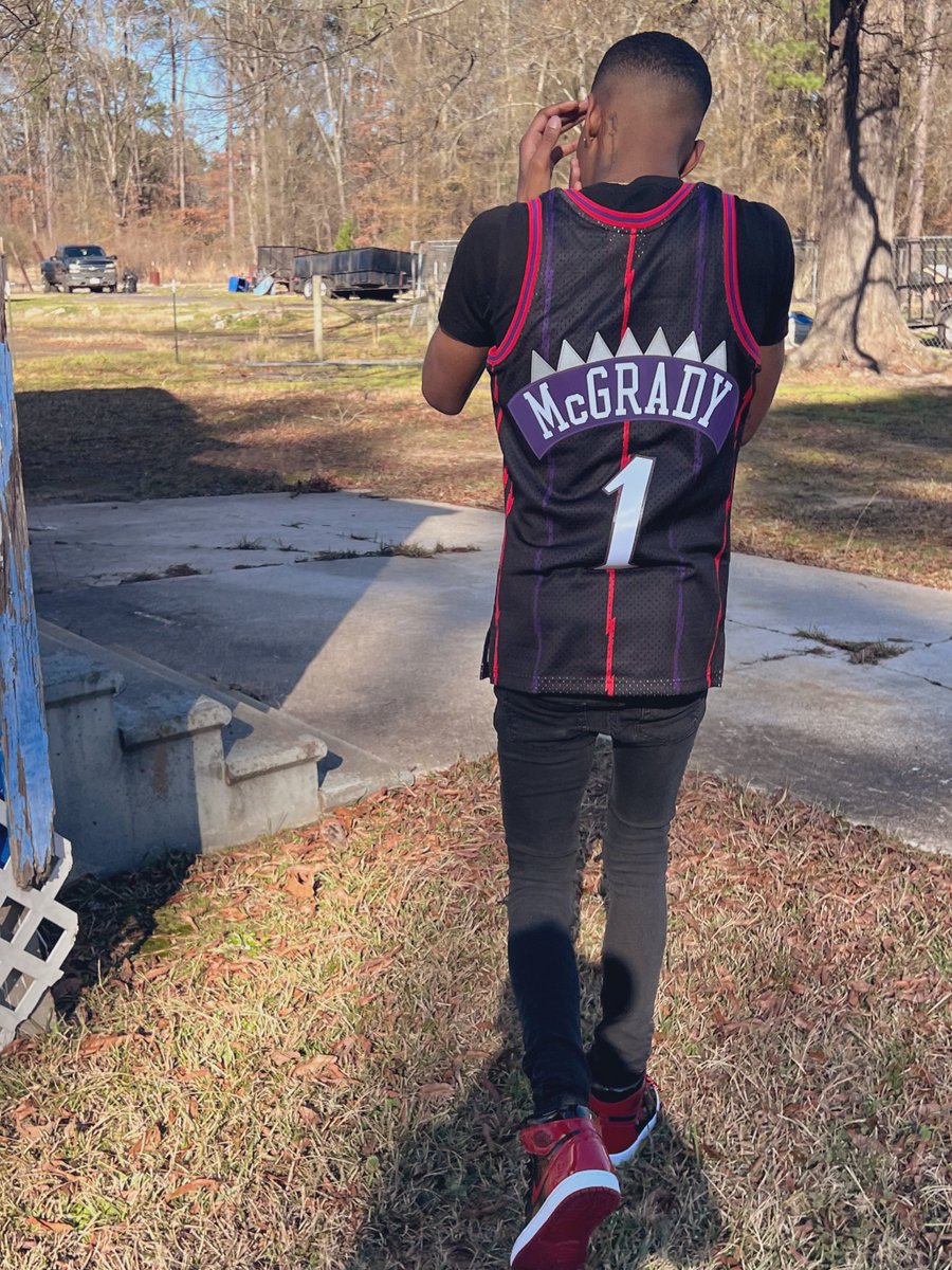 rossi1of1's tweet photo. These niggas ain’t fuckin with me and I put that on Ella Mae 📸🥀 #llmlos https://t.co/EirhXO6FQp