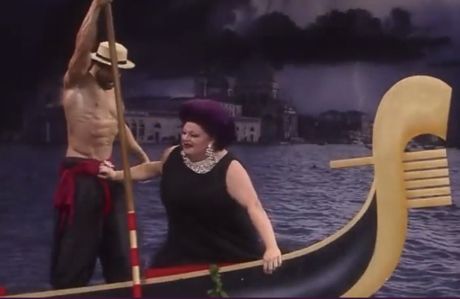 break_chainz's tweet photo. Ivana comunque ci ha regalato le main scenes si questa stagione di #DragRaceItalia #AfterTheRace https://t.co/hLc7ewuj1M