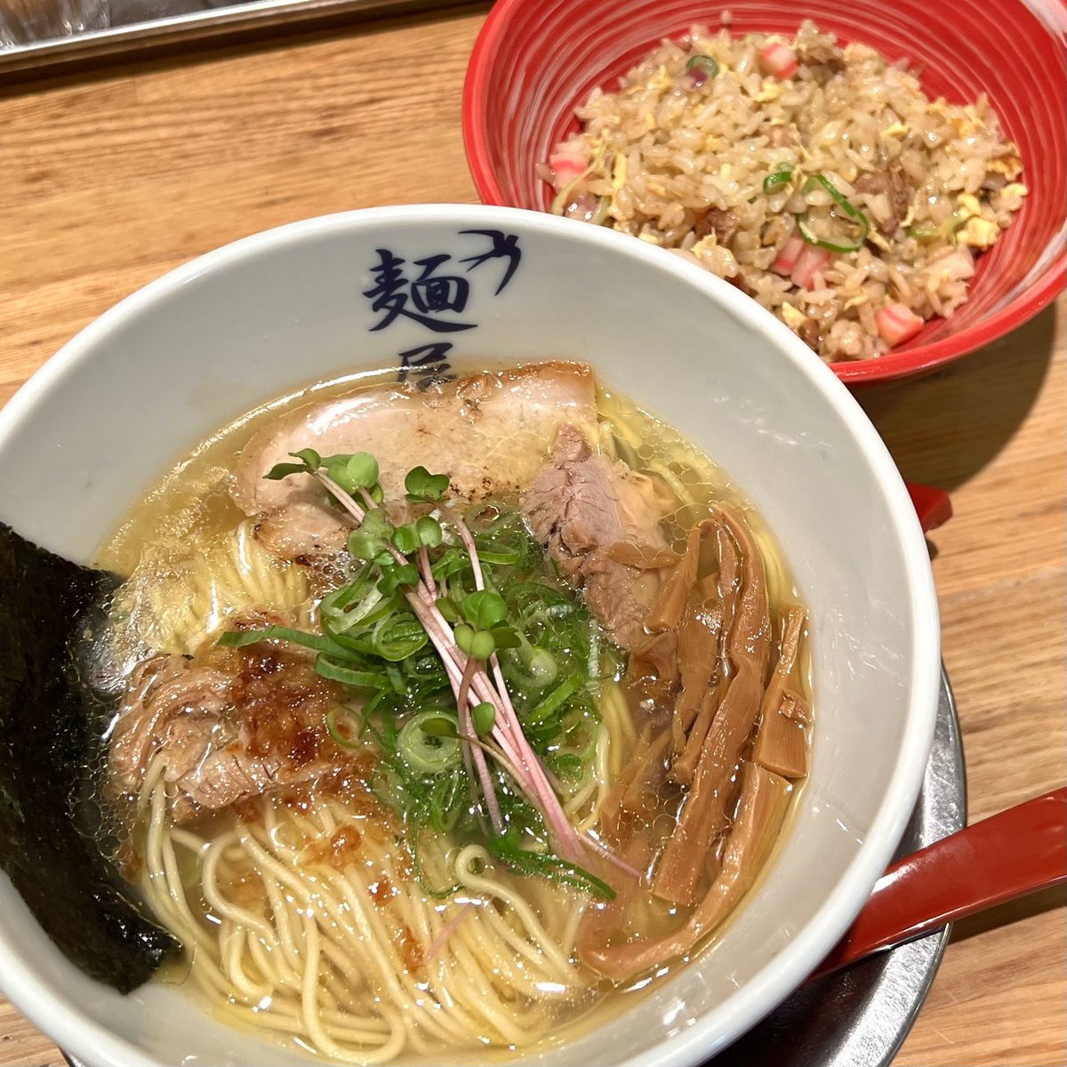 レビューを投稿しました『麺屋 燕』続静岡② 掛川で絶品醤油雲呑… https://t.co/tFGpjIX41j