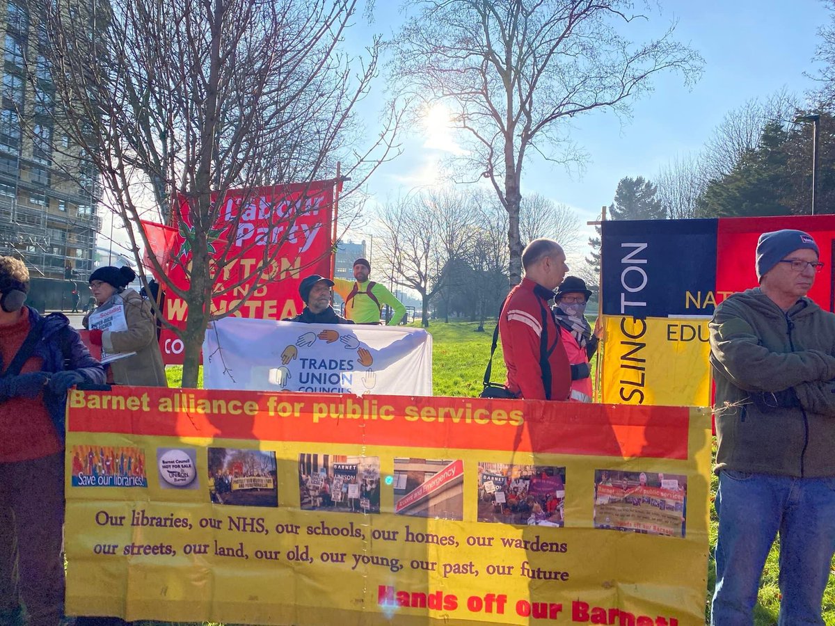 BarnetAlliance's tweet photo. Thank you to all those who joined us today ✊ so we can have a cleaner greener tomorrow ♻️

Follow @StopTheRebuild and join the campaign to #StopEdmontonIncinerator https://t.co/sExMkrcmM3