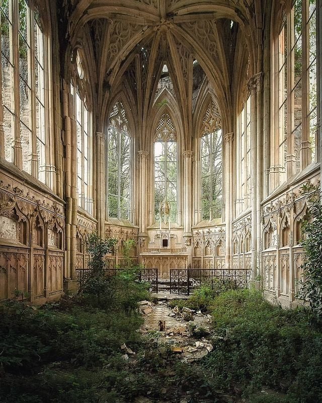 AcademiaAesthe1's tweet photo. Abandoned architecture. https://t.co/jE3NxBv35Y