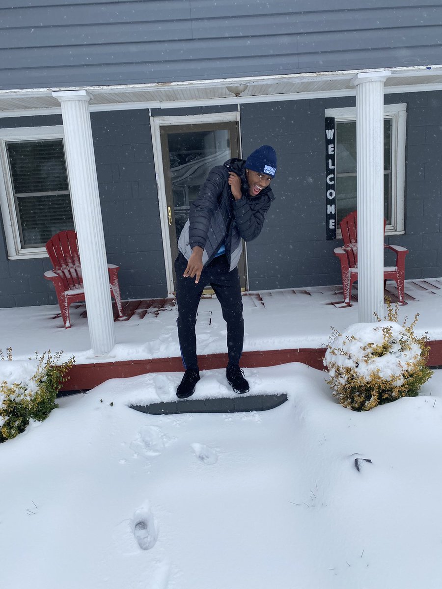 DormanHoops's tweet photo. Snow day Fun day ❄️💙

#NextPlay https://t.co/x8gRrVglbK