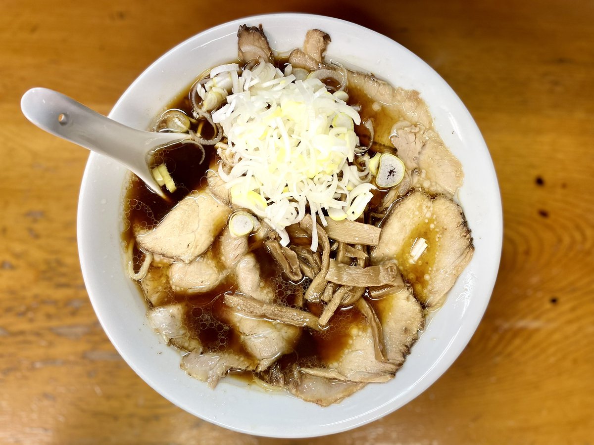 チャーシュー麺(しょうゆ)850円@旭川ラーメン専門店 とっかり本店 in 大阪府摂津市正雀本町 【昭和の息遣いが聞こえる】 渋いラーメンが食いたくなった… https://t.co/74hB