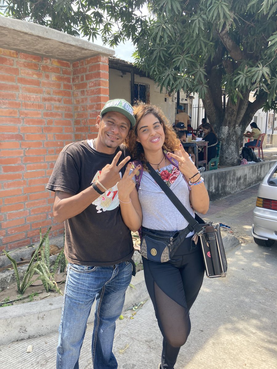 HumoristaDel's tweet image. lasocurrenciasdelelpińa #elhumorlasocurrenciasdelelpińa siempre llenando él negocio con la mano de Dios siempre gracias mi gente por apoyar mi gran Fanaticada