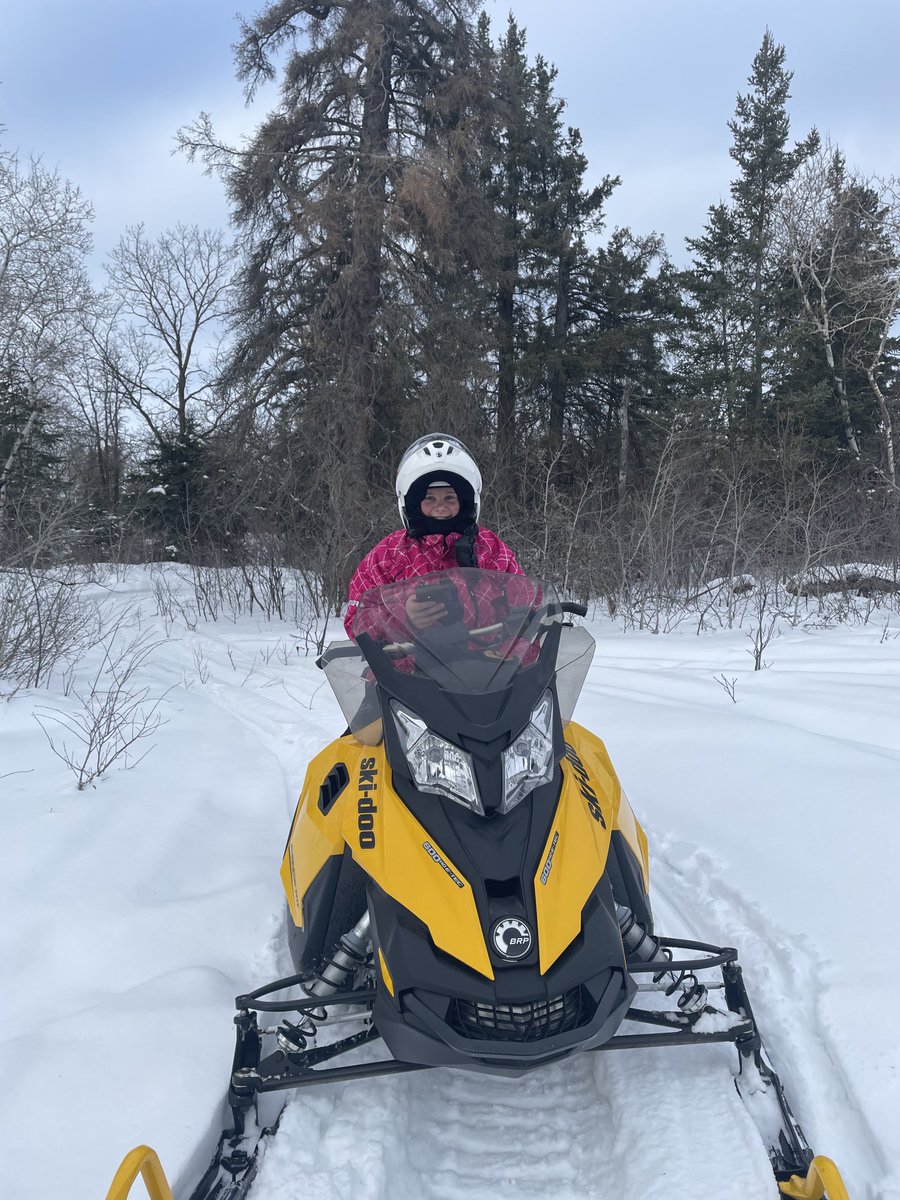paulmrobertson1's tweet photo. Maddy daddy day. Got calving barns ready this am for #calving22 now an afternoon of #braaappppp https://t.co/dstzyl6m1e