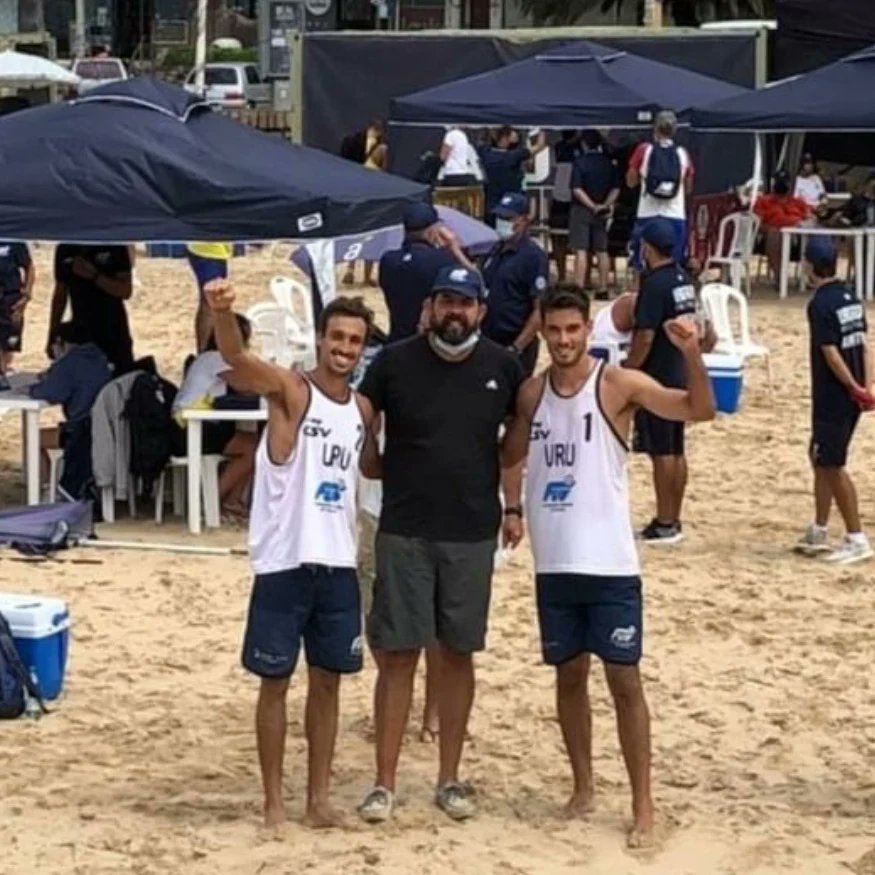 OlimpicoUy's tweet photo. URUGUAY ACABA DE CONSAGRARSE CAMPEÓN SUDAMERICANO DE VOLEIBOL PLAYA 🥇🏆 https://t.co/ehWGp6NG9h