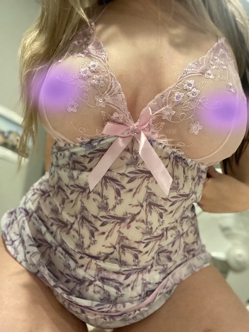 Love my new lingerie ☺️ https://t.co/8QptsuAMKf