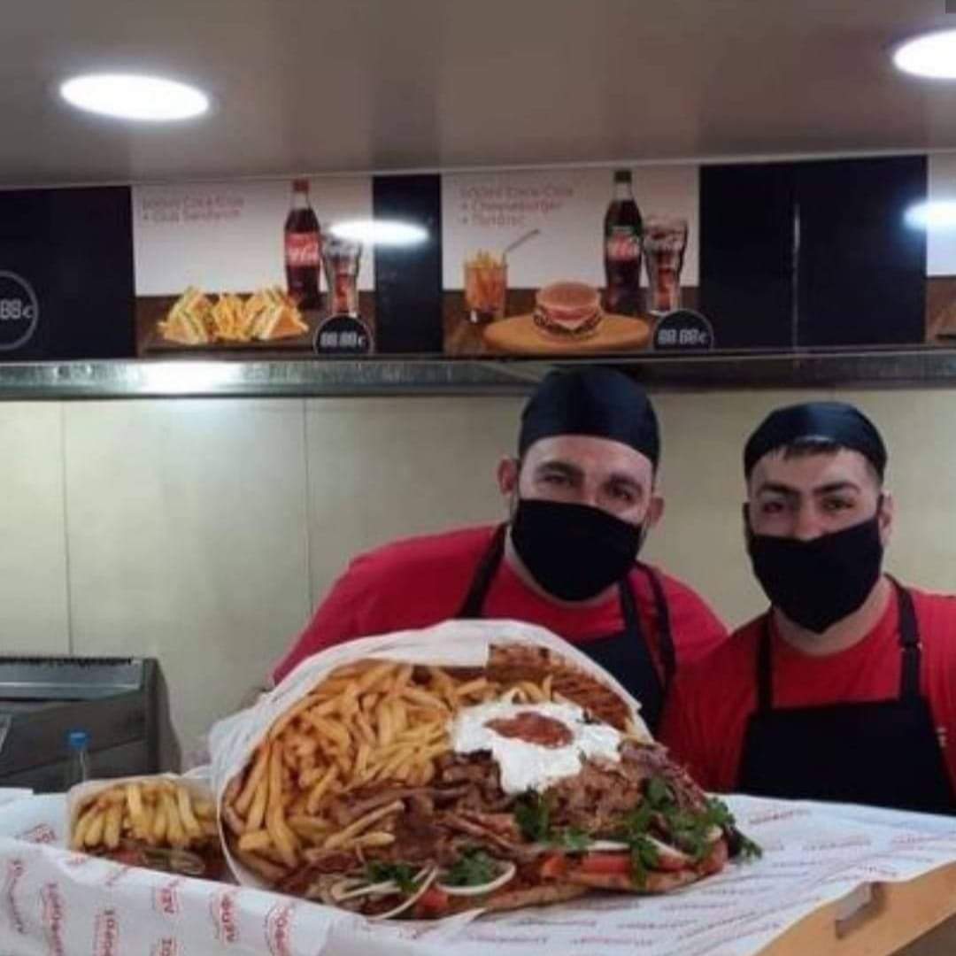 Tron_Blade's tweet photo. "I prefer comfort food over gourmet dining, anytime, anyday, anywhere."
- Unknown.
(A massive souvlaki from Crete if I am not mistaken)
#pitagyro #souvlaki #comfortfood #fastfood #foodies https://t.co/T1ishkXNHC