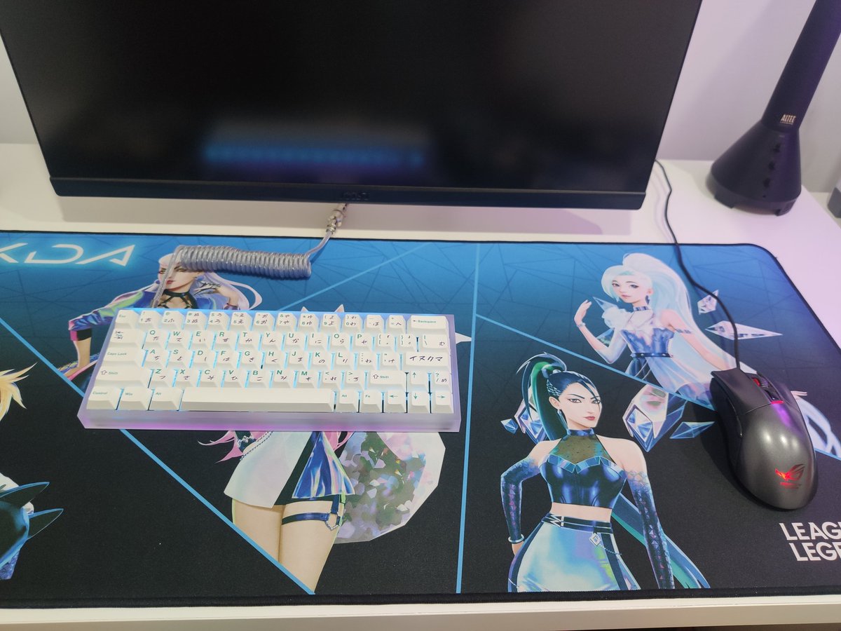 akkiara_i's tweet photo. @B_BoMods Probamos suerte. Primera foto que cuelgo con el primer teclado que monto. #bbomouse https://t.co/loJvxDfSYK