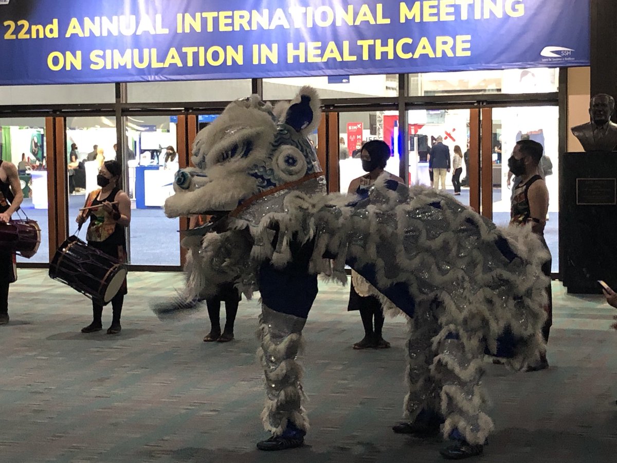 ScottGourley1's tweet photo. Now that’s how you open an exhibit hall! #IMSH2022 https://t.co/wHhE7t9ap6