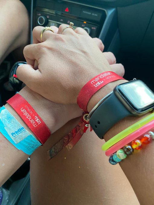 Ser&aacute; que teve chifre???   Fomos em um festival de m&uacute;sica eletr&ocirc;nica&hellip; E posso adiantar, que aprontamos<a href="/tag/cuckold"class="tags"><span>#cuckold</span></a><a href="/tag/hotwife"class="tags"><span>#hotwife</span></a>
