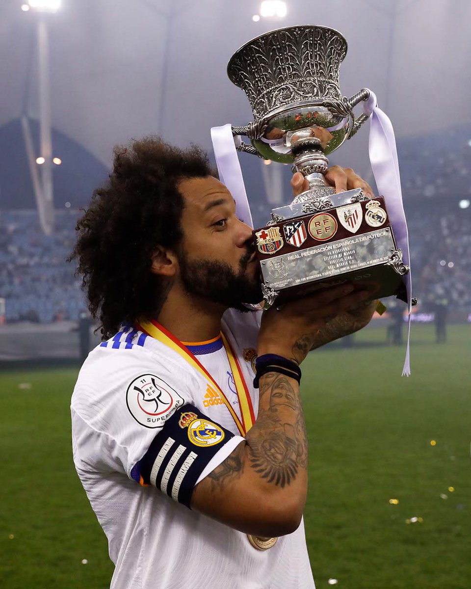 realmadriden's tweet photo. 🏆😘 @MarceloM12 
#Supercampeones https://t.co/be5bUM16Lv