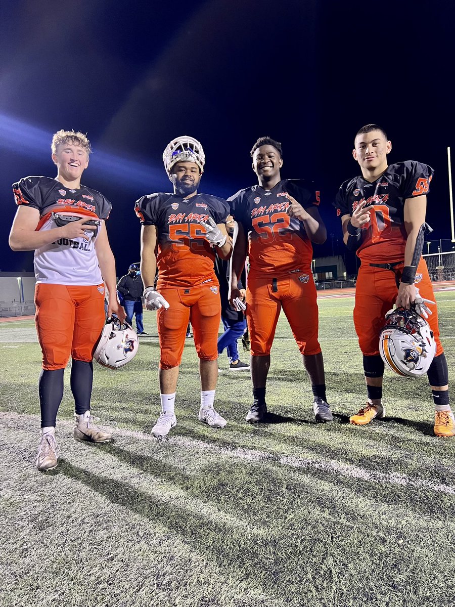 JonathanM2427's tweet photo. Thank you @Thatsleslie @GunnerSportz and @BACaliClassic for the opportunity to play in a great game. The Bay lost in overtime, but the friendships made is priceless. @BalboaFootball @CastlemontFB @SLHSPiratePride 
🚨Linebackers committee 🚨 https://t.co/PZPz3iArlR