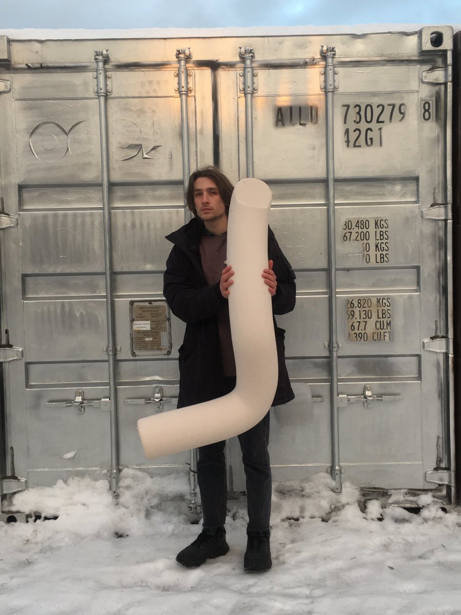georgkhaz's tweet photo. Holding the curve with care 
#sculpture #art #digitalart https://t.co/3fa5yXHQRV