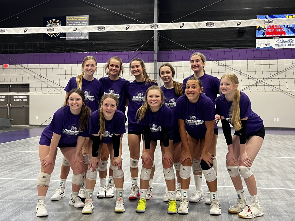 KJ_Sebree's tweet image. 1st place finish to start the year!! 🔥So proud of my team! Can’t wait to see how much we can accomplish together @Premier_VB @premier14black @BadgerVolleybal @PrepDig_NE @PrepVolleyball