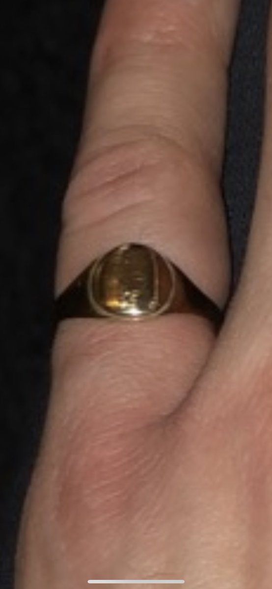 _CHutchison's tweet photo. Pinky ring lost in Glasgow troops, major long shot but has sentimental value. Appreciate any shares, cheers https://t.co/zWlkr8nE5O