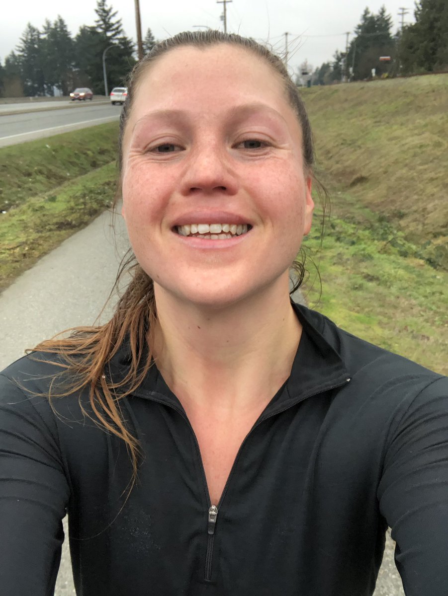 Mariahcharleson's tweet photo. Didn’t plan on it but randlomy ran a half marathon today just cause. #sundayvibes #noaclnoproblem https://t.co/vJbnR4xVeN