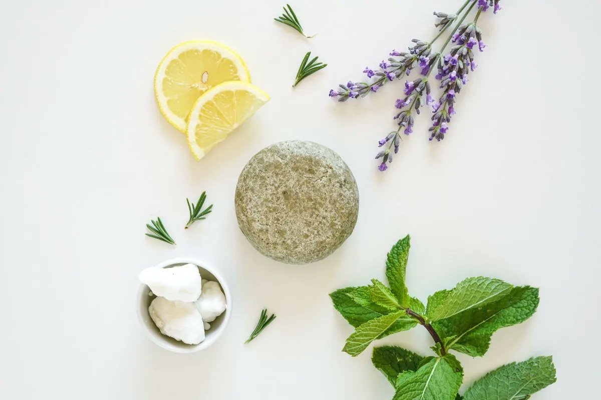 Champú sólido Shikakai de <a href="/almasecret_es/">Alma Secret</a> : Mi opinión. buff.ly/3xgGNPF