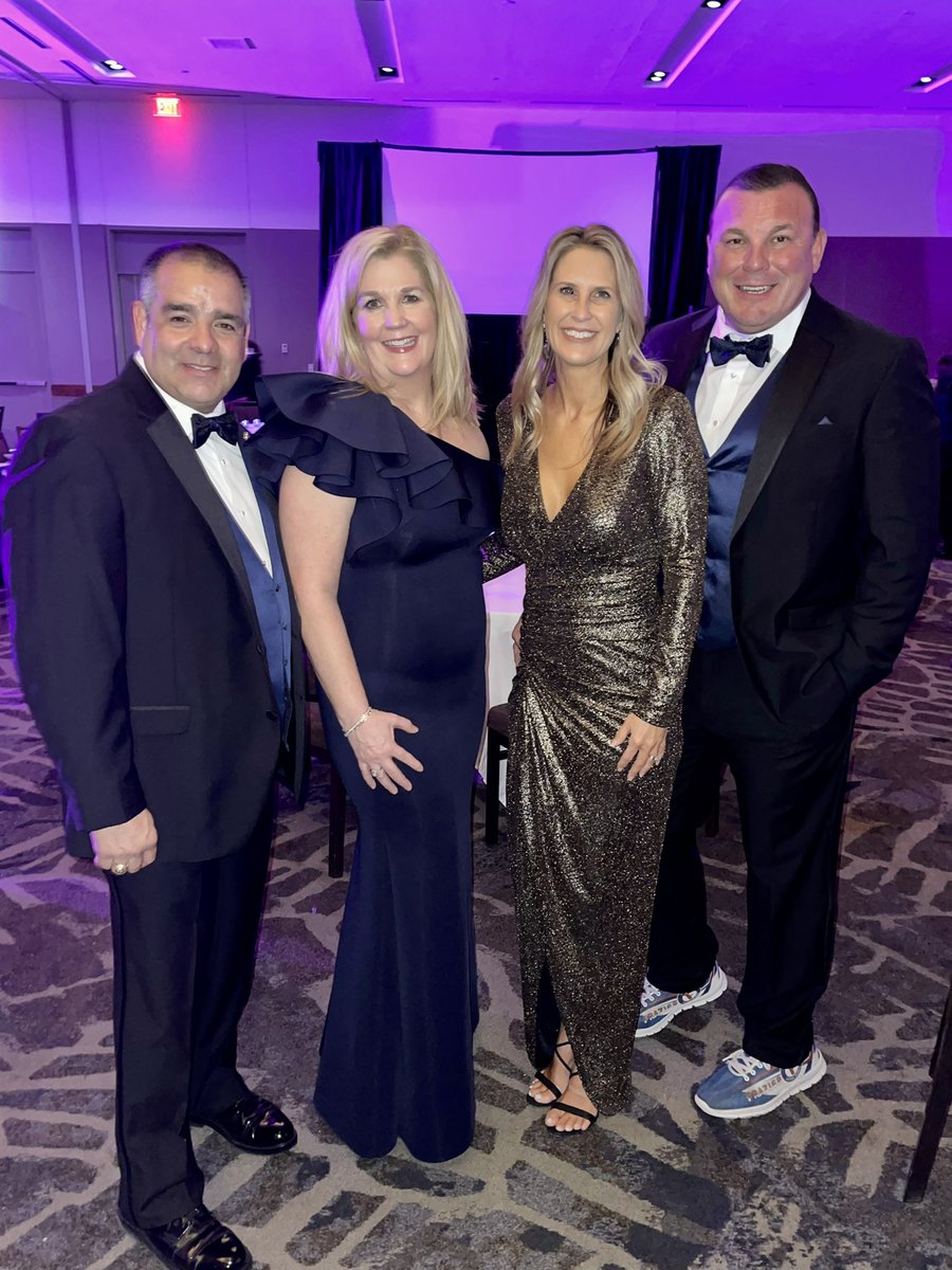 traciefrazier's tweet photo. Fun night honoring @DallasPD officers for their dedication and service at the @DPA_PoliceAssoc #CopsCop banquet. Congrats to the award winners and special thanks to all of the sponsors and supporters! #BackTheBlue @FrazierForTexas @mmata7313 @ATODallas https://t.co/wzqGHWS4pj