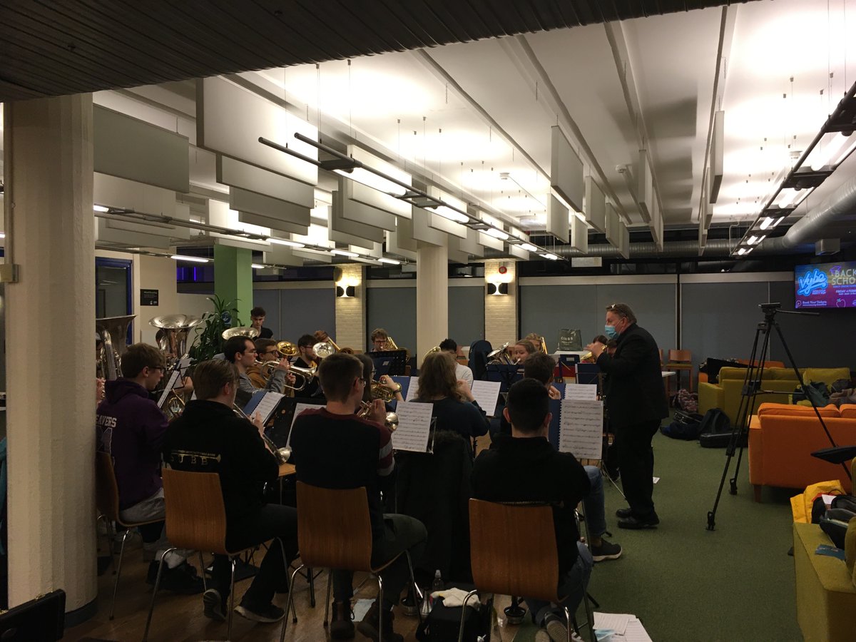 Our Solo Horn Paul Street and our Principal Percussionist Paul Williams enjoyed running some sectional and full band masterclasses with @SUBrassBand earlier today. Best of luck to you all for the @UniBrass contest in February! 🎺