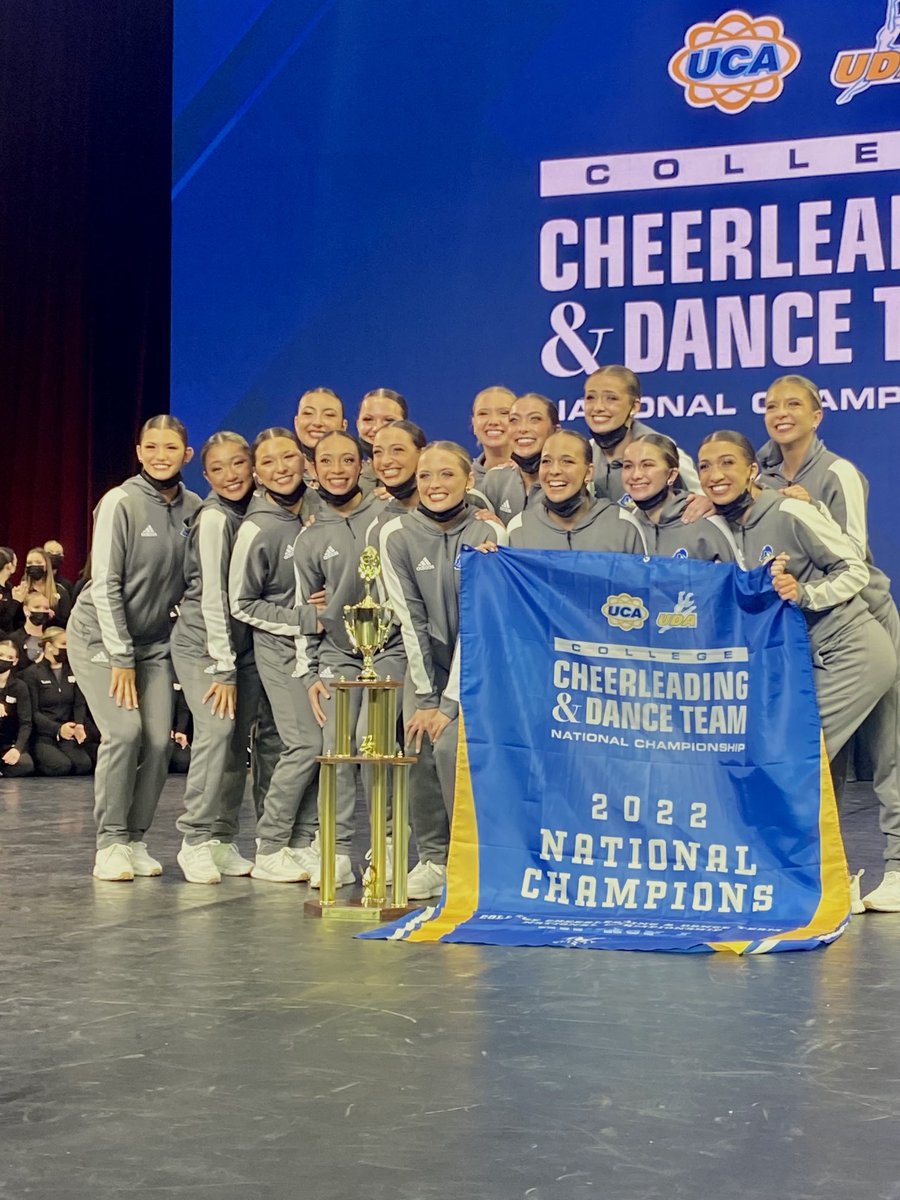 UDBlueHenCheer tweet media