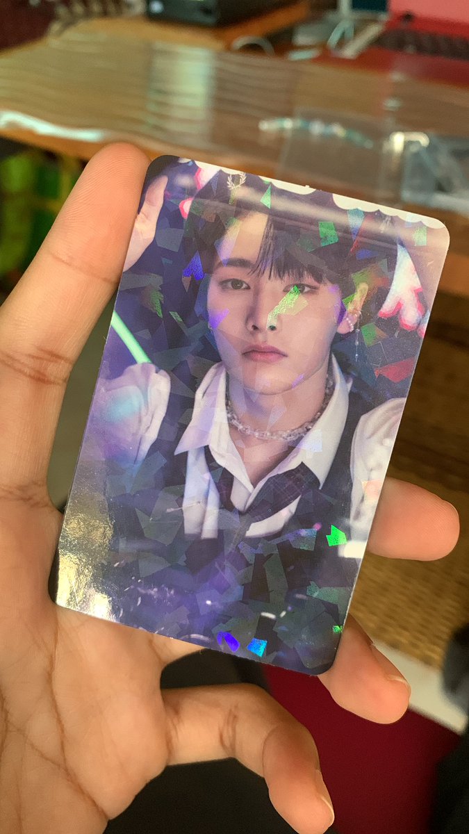 jeonmeowww_'s tweet photo. ngeee my giveaway prize have arrived! ada ayen glitter glitter balik rumah ๐ pastu sengaja close up chan sebab hensem sangat skdkfjnfn! huweee happy betul parcel sampai tadi. thank you @jyuurice for hosting this giveaway ! admin AJ siap bagi notes cute lagi ^ - ^ #jyufeedback๐ https://t.co/EjrgTgl59o